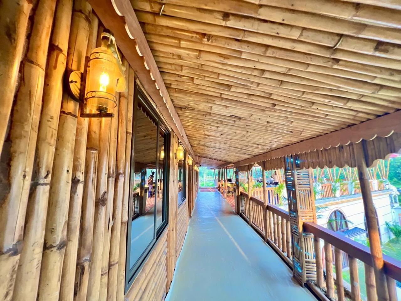 La Pahi Palace- Banquet And Resort Sakri East Exterior foto