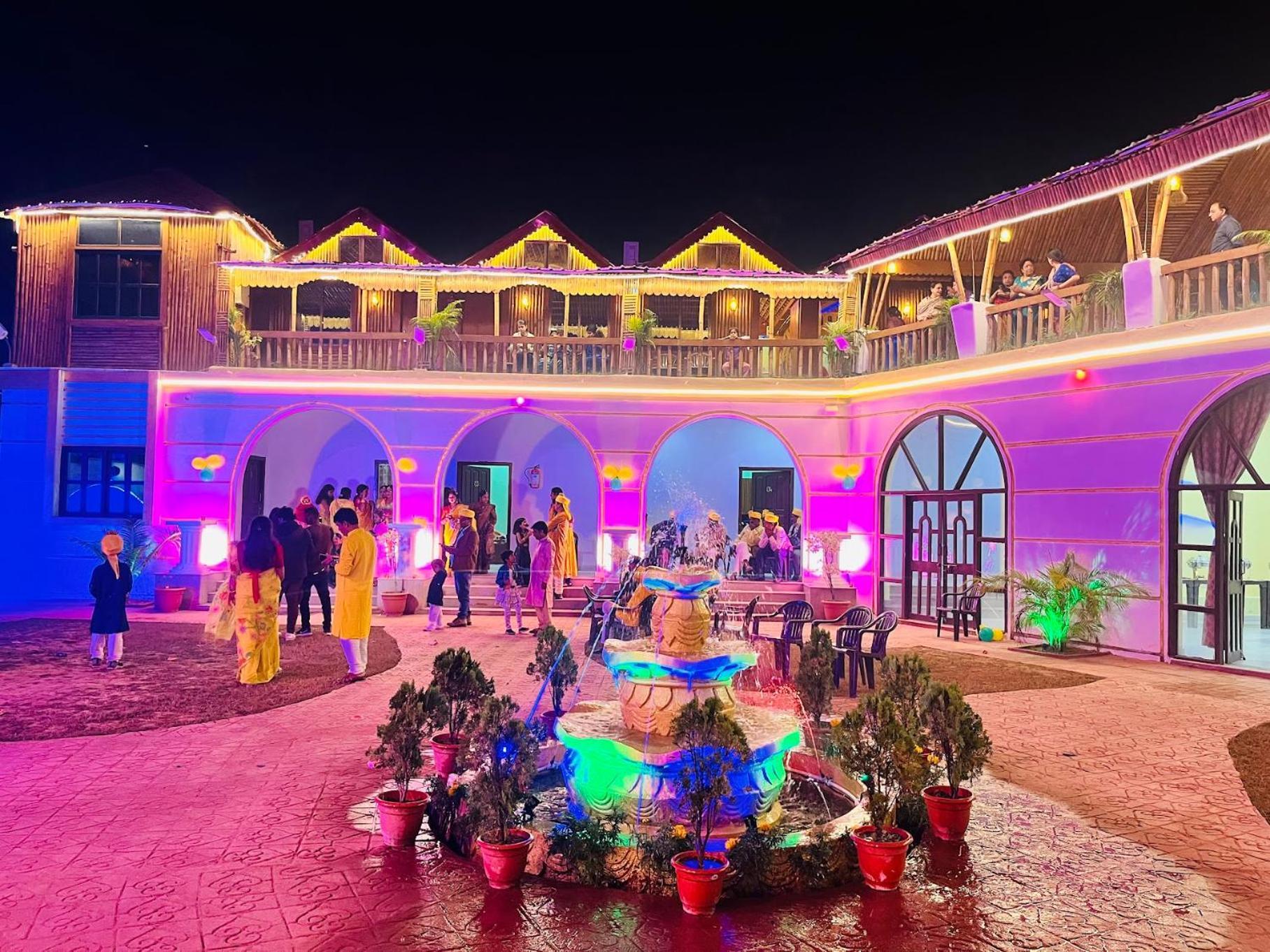La Pahi Palace- Banquet And Resort Sakri East Exterior foto